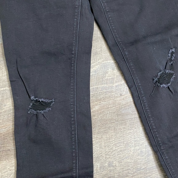 WHBM The Skinny black jean design frayed bottom rips - Picture 3 of 4